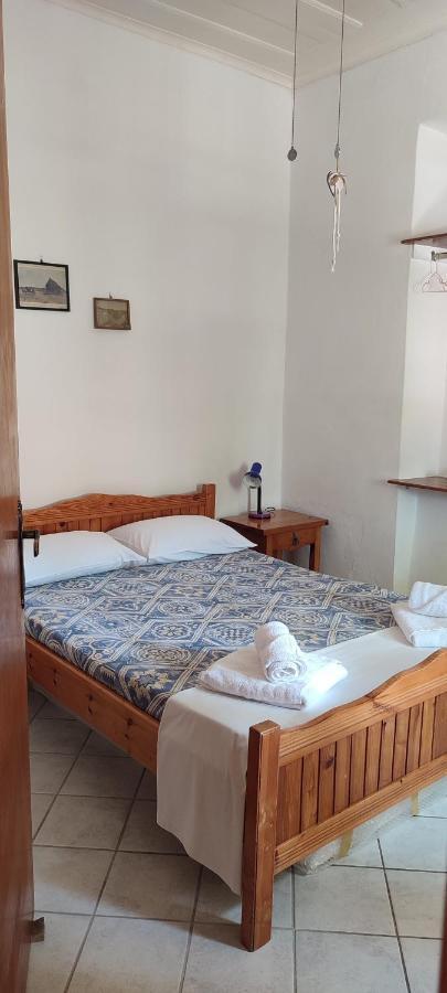Maroudas Traditional Guest House Vathy  Exterior photo